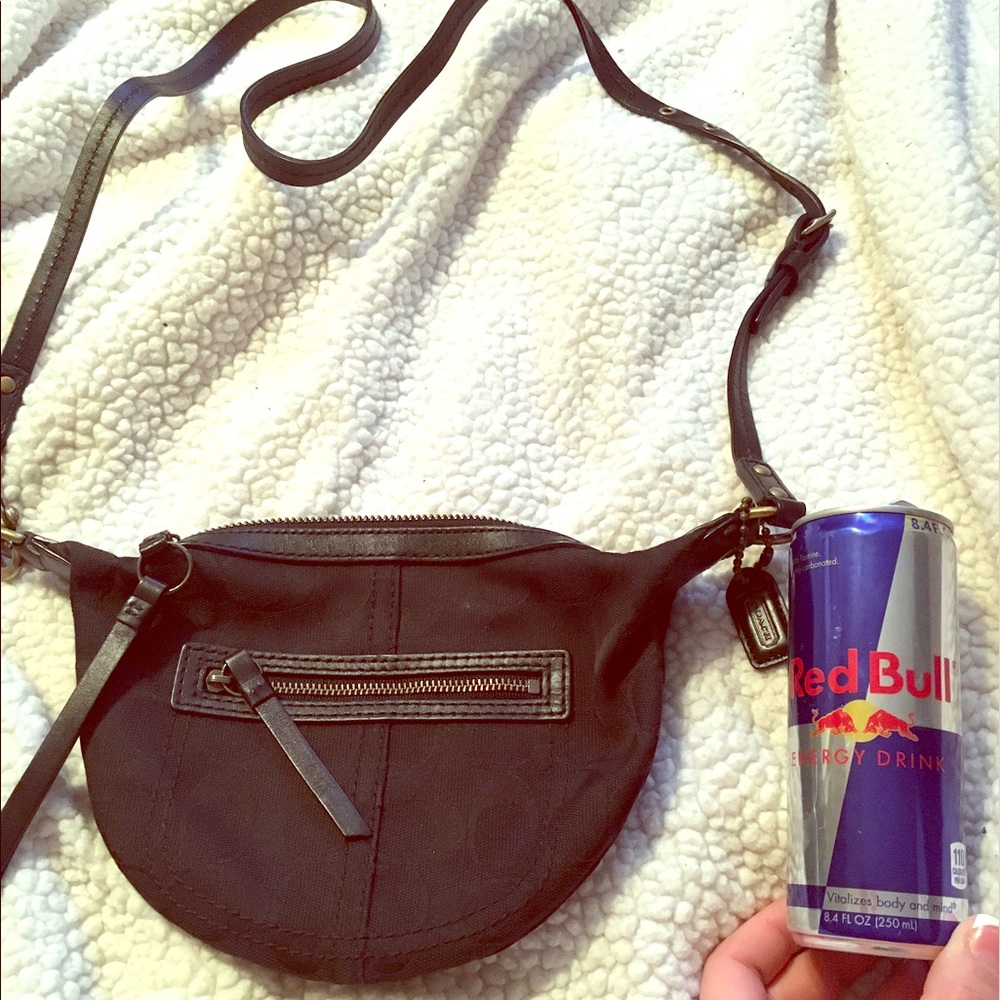 MOVING SALE !!!! Black Signature COACH crossbody